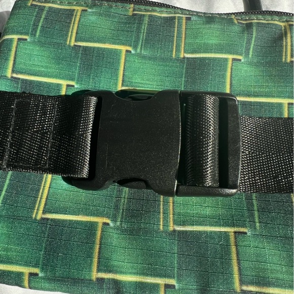 Rare Basket weave graphic belt bag - Picture 3 of 13
